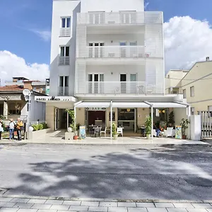 3* ホテル La Pineta